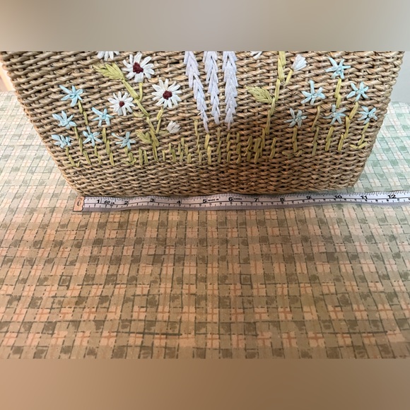 Embroidered Straw Tote Bag - Picture 9 of 9